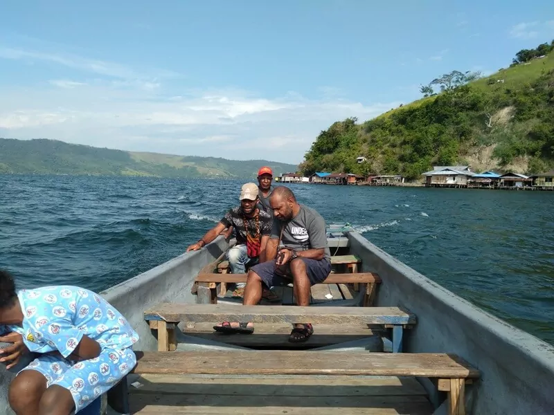 eksplor danau sentani